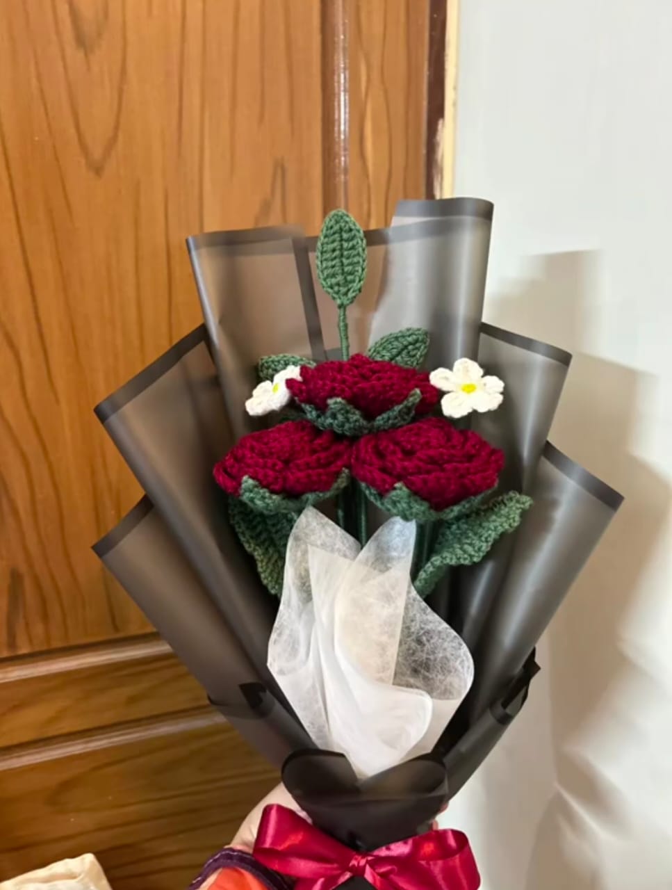 The Rose & Daisy Amigurumi Bouquet - Image 3